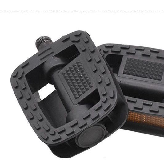 Coche eléctrico universal de plástico pedal bicicleta plegable coche manivela batería coche antideslizante pedal