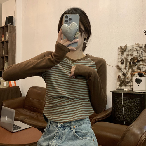 【Dual-Sided Suede Fleece High-Quality Women's Striped Long-Sleeve T-Shirt for Autumn/Winter Youthful Shoulder-Sleeve Style】