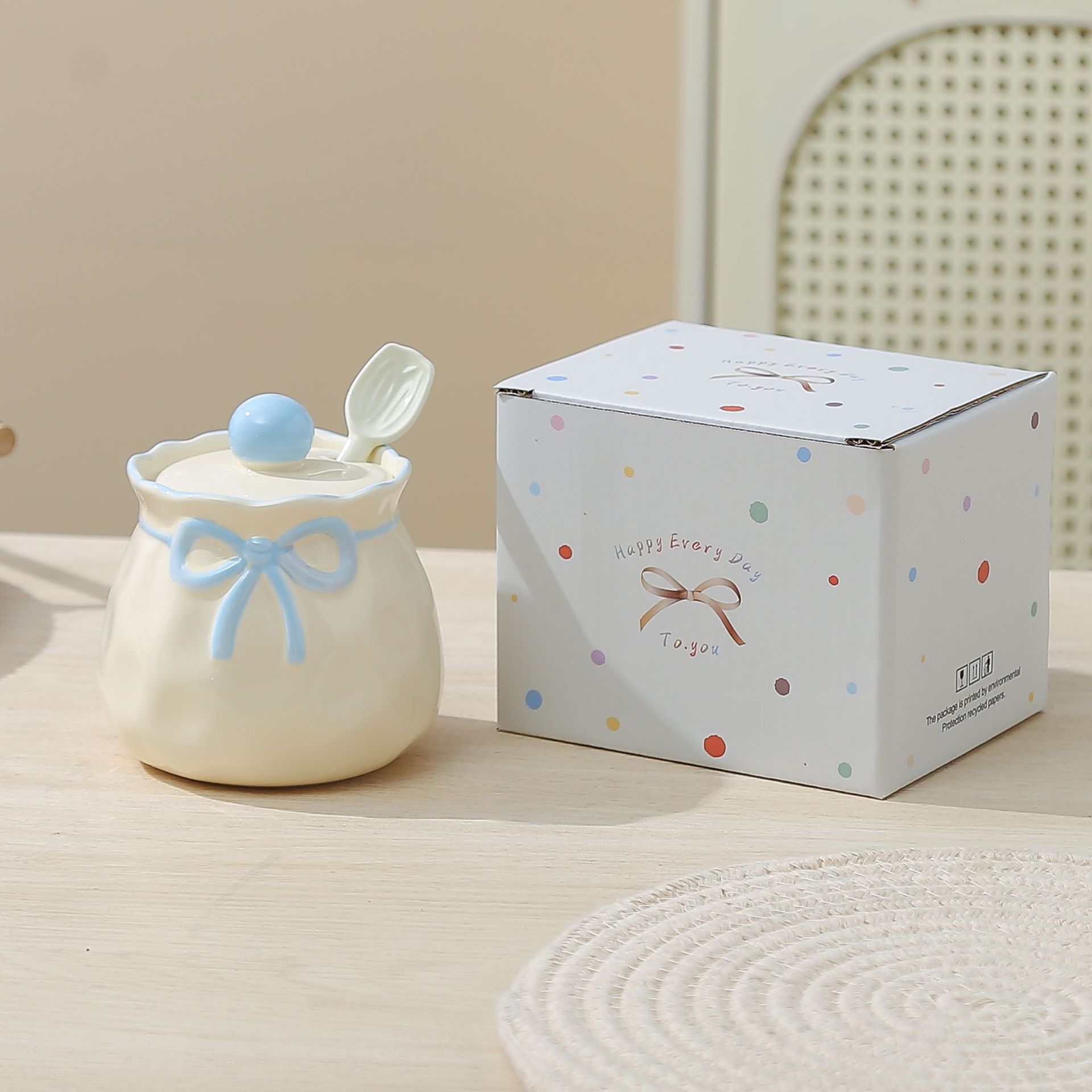 Personalidad creativa condimento arco de cocina simple utensilios de cocina adorables botellas de MSG de alto valor de sal condimento frasco transfronterizo