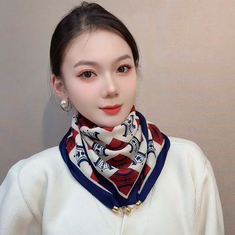 웜 트라이엄프 레드 + 마그네틱 버클 스카프