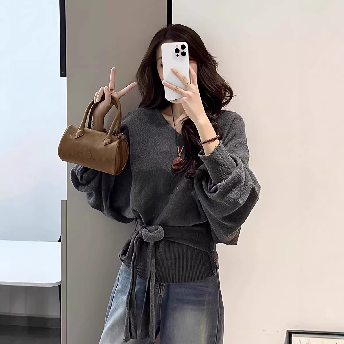 여성 브이넥 허리끈 가오리핏 긴팔 니트 봄 가을 데일리룩
