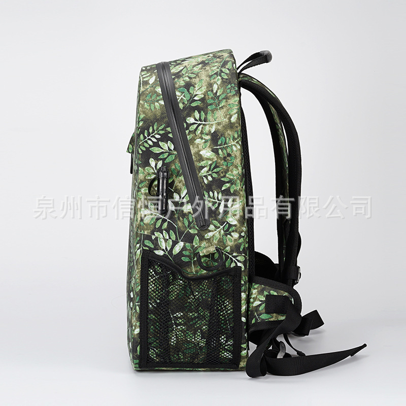 TPU户外防水双肩包04