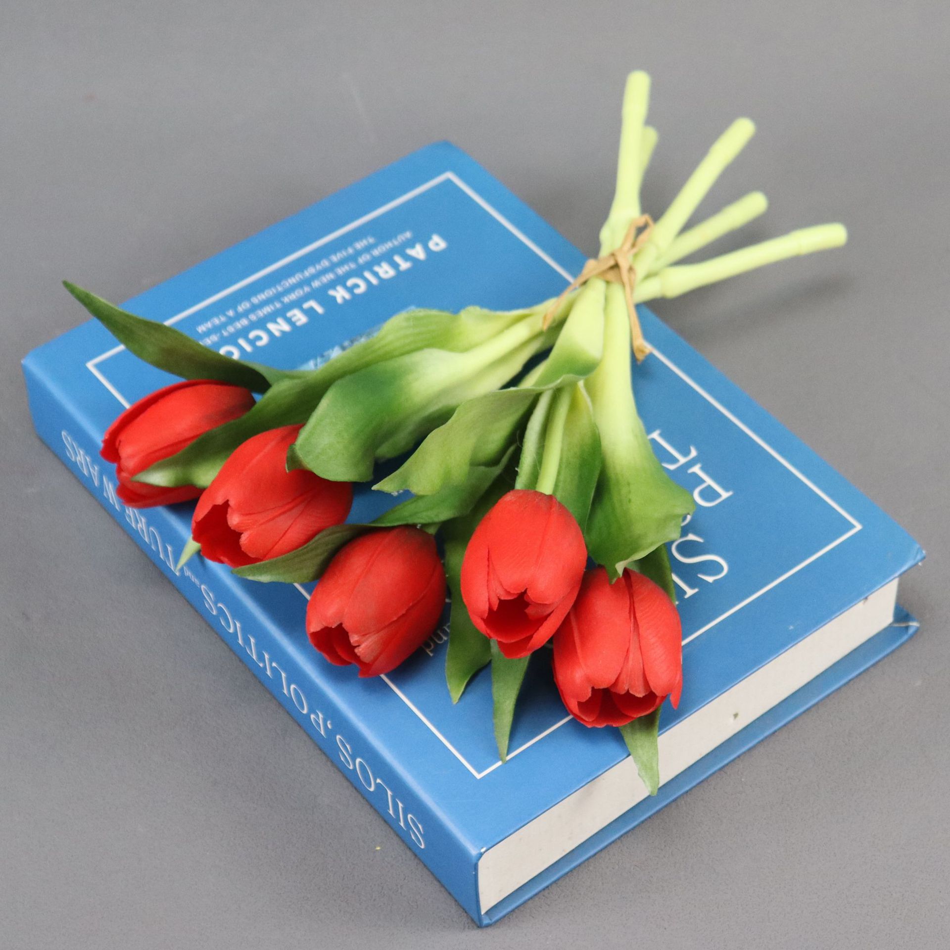 5 flores ramas cortas 28CM mano pegamento suave sensación de tulipas flores simuladas decoración de flores flores falsas ramo de flores