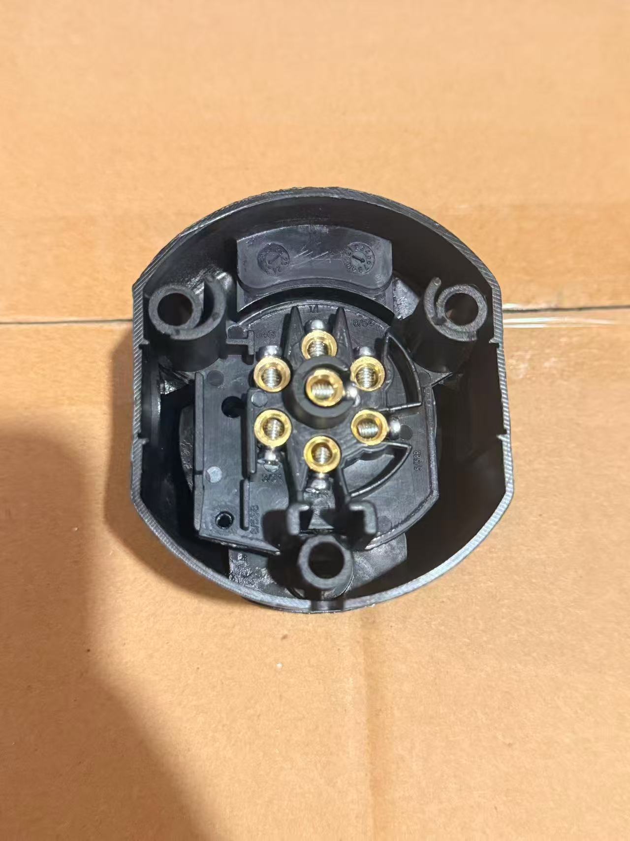 European-Style 7-Pin Socket Plug Small Trailer Rv Yacht Wiring Connector Direct from Manufacturer
