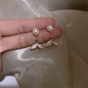 [Super Beautiful] s925 Silver Needle Natural Shell Phnom Penh Mermaid Tail Earrings Design Sense Freshwater Pearl Earrings