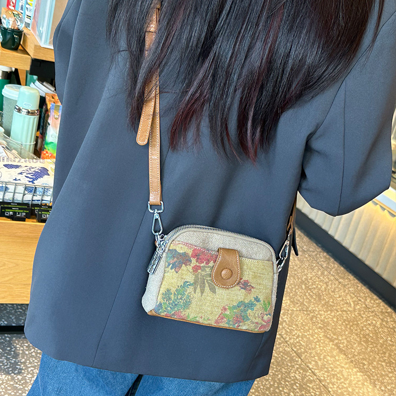 Embroidered Small Crossbody Bag For Women Versatile Canvas Style_voghion.com