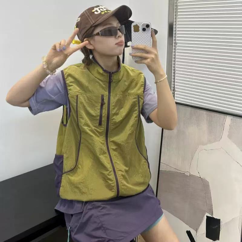 The Color Matching Is so Beautiful. Summer Men's and Women's Outdoor Mountain Style Color Matching Vests/Weighty, Breathable and Versatile Backs