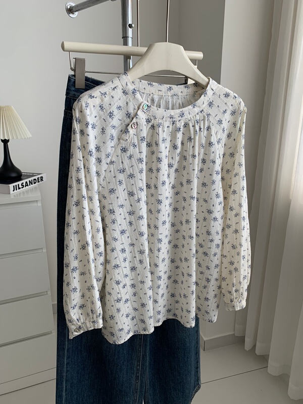 Gentle and youthful pastoral style floral shirt with shell buttons and round neck for women, early autumn pure cotton lantern long sleeve blouse Gentle and youthful pastoral style floral shirt with shell buttons and round neck for women, early autumn pure cotton lantern long sleeve blouse