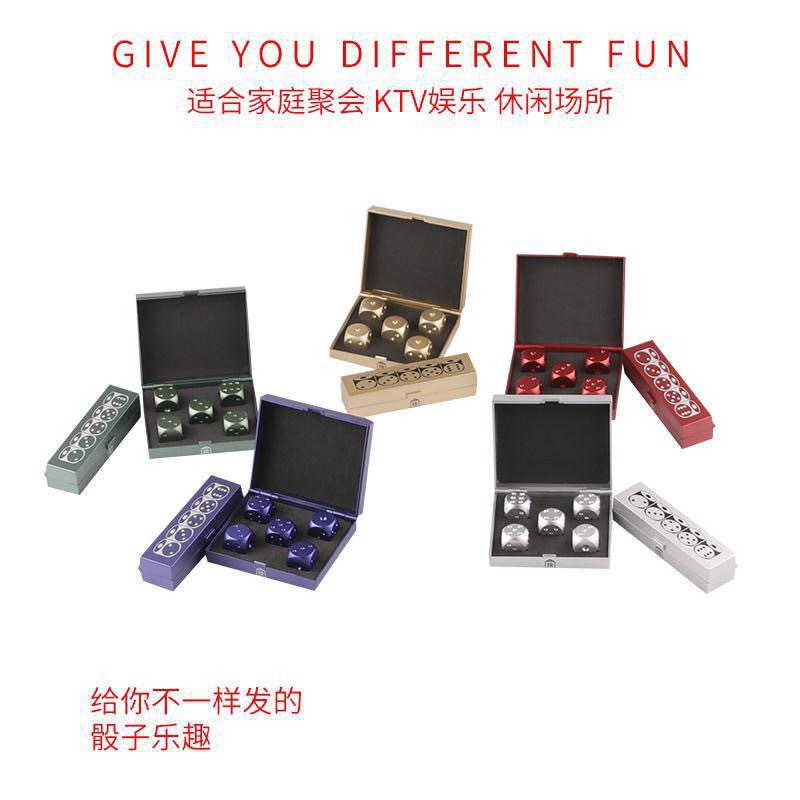 �������Ͻ�ߵ����Ӷ��ֿ�ʽ������ɫ���ְ�װ�������� ���ҹ�Ӧ