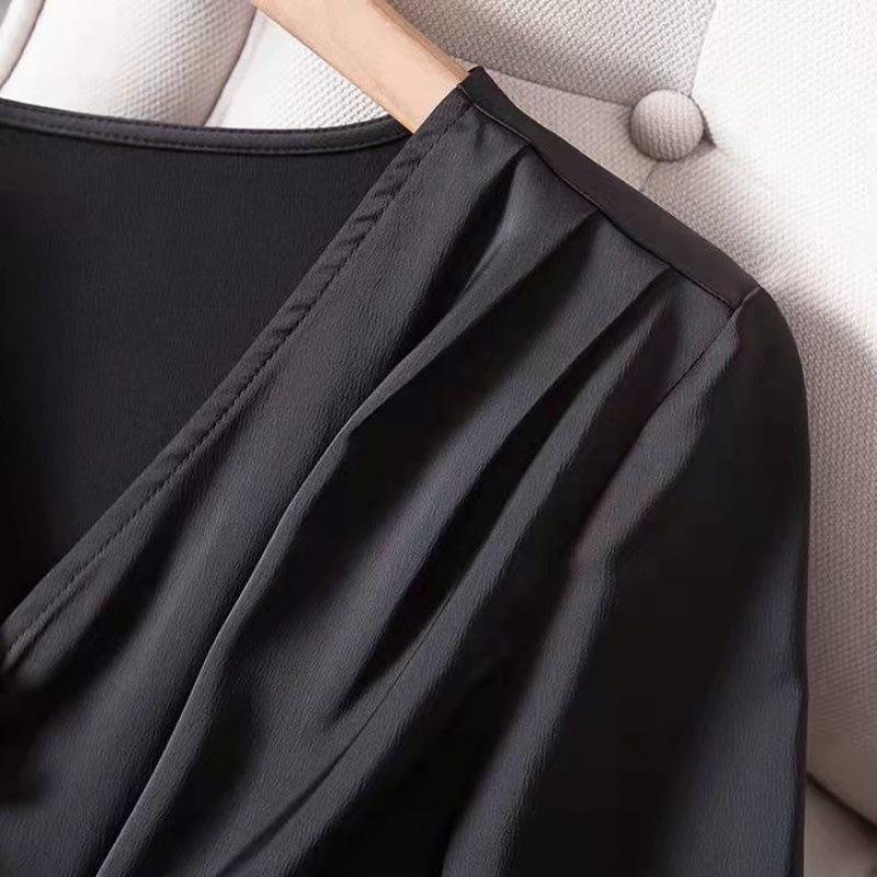 Blusa Plus Size com Decote em V - Top Modelador que Controla a Barriga, Blusa Elegante de Manga Longa com Definição da Cintura (Preta, Tamanhos G-4XG, Mistura de Poliéster)_voghion.com