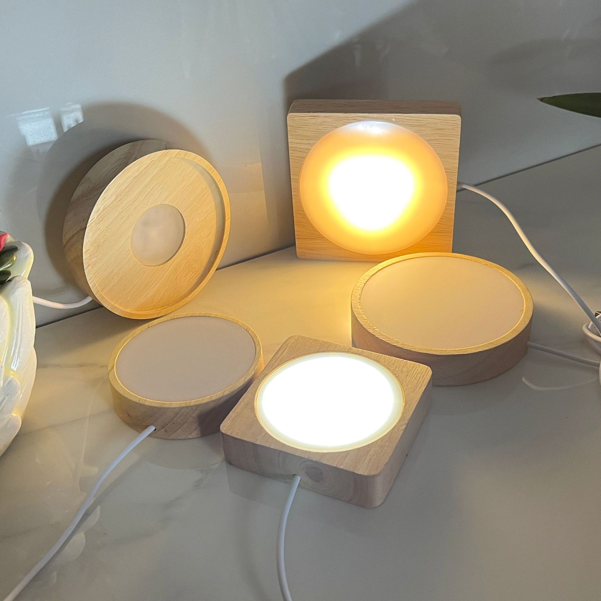 小夜灯底座小礼品桌面摆件氛围灯灯饰LED卧室水晶灯星球款可调光