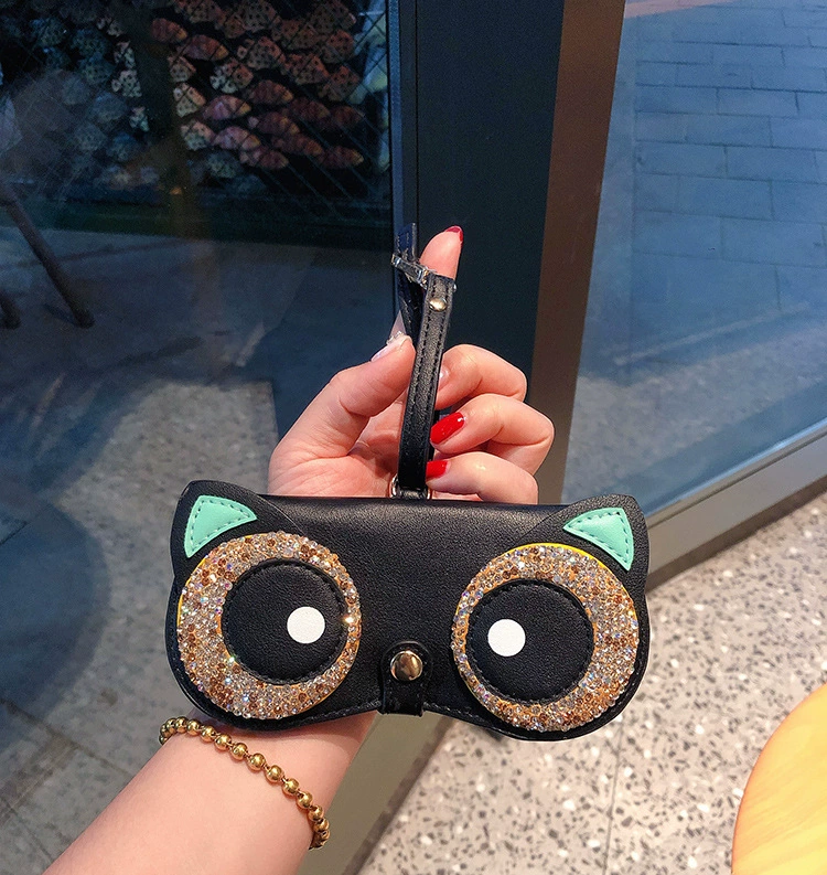 Cute brand glasses, handheld fashionable sunglasses solar-powered, protective case for men and women, bag decoration