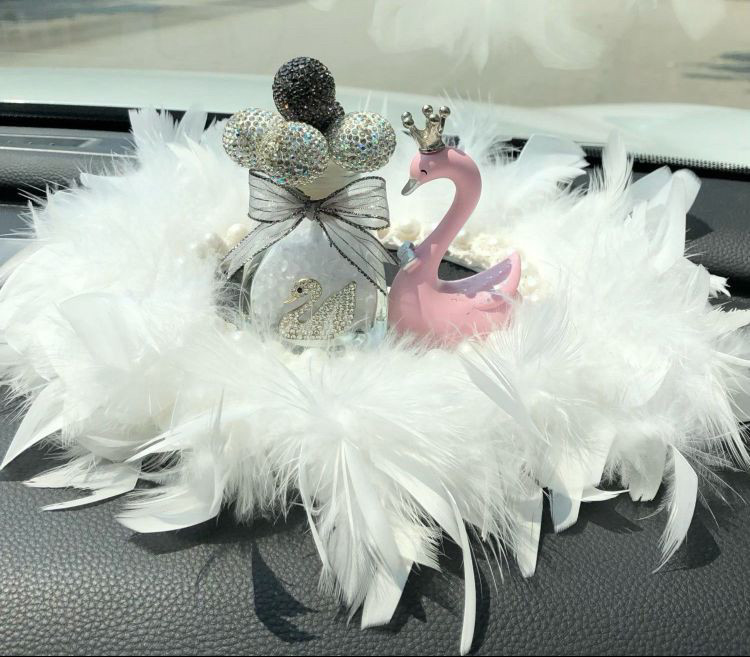 Katie asiento de perfume de coche cerámica gato diamante adornos de coche KT decoración de coche caja de perfume de coche al por mayor