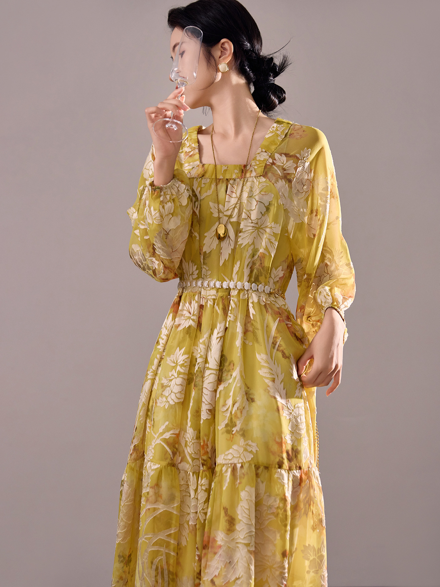 Váy maxi nữ phong cách Trung Quốc mới, chất rayon mềm mại, thiết kế suông rộng tôn dáng — màu vàng chanh