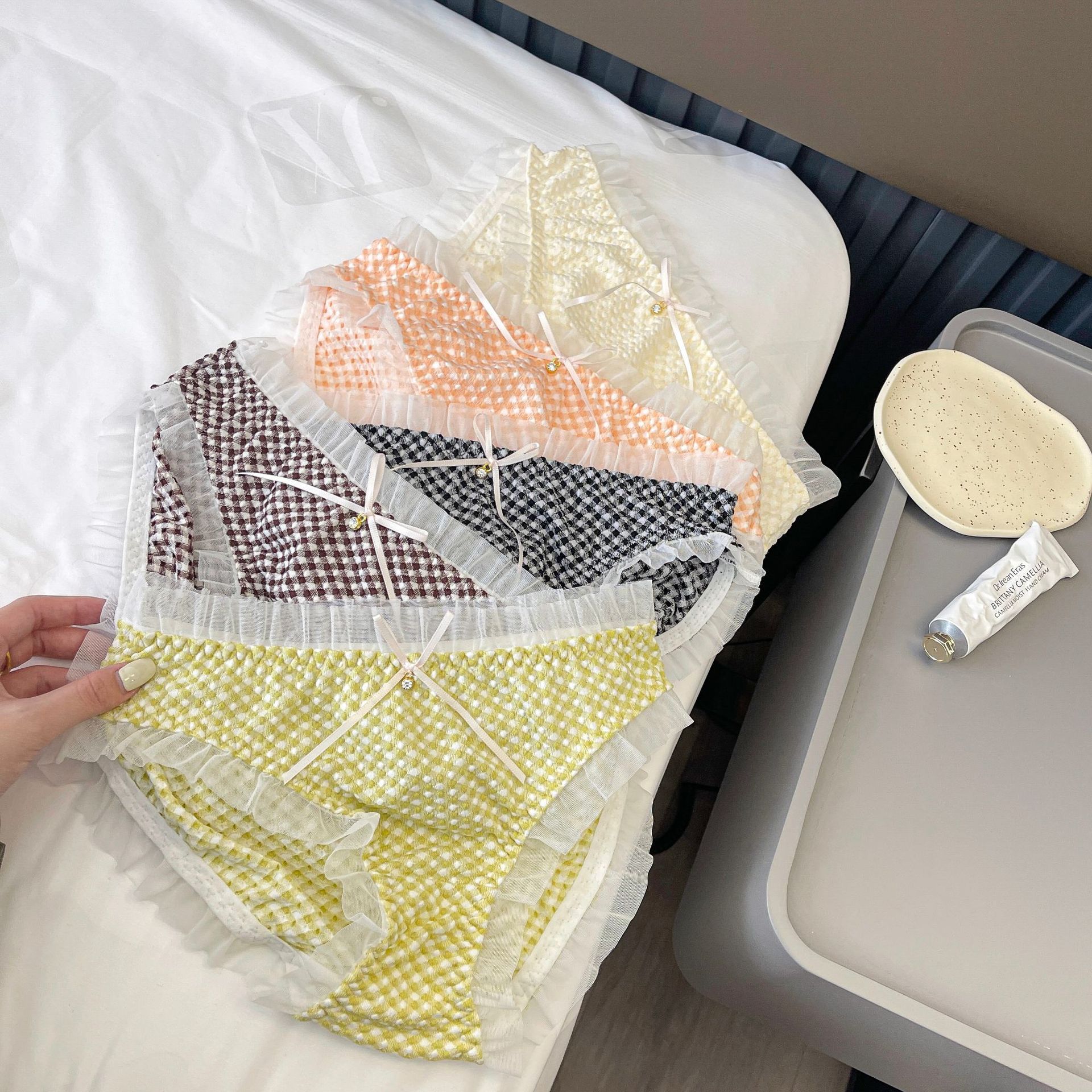 t10016531352232710749620134363