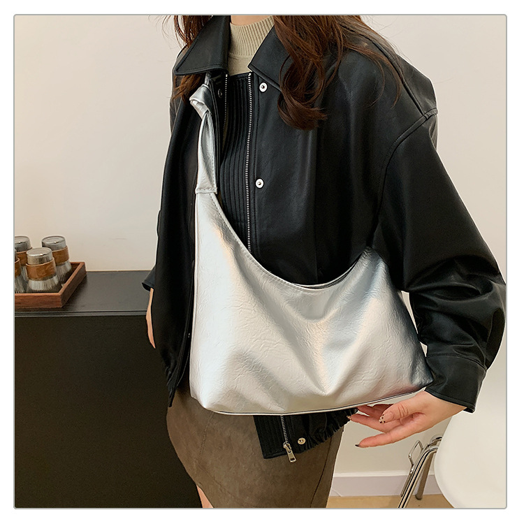 Large-capacity commuter bag for women, 2024 new style, fashionable and retro single-shoulder bag, casual and versatile, underarm tote soft leather bag undefined