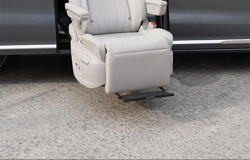 The Original Car's Welfare Seat Allows Family Members to Travel Freely Without Affecting the Interior's Aesthetics, Allowing Family Members to Travel Freely