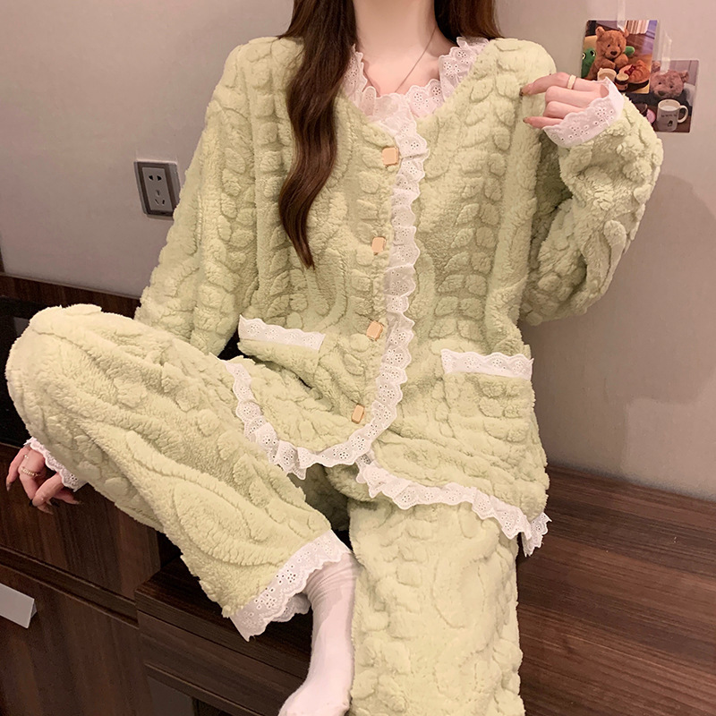 Lace Cardigan Warm Suit for Women, New Winter Coral Fleece Pajamas, Thickened and Fleece-Lined Home Wear for Girls, Suitable for Outdoor Wear Lace Cardigan Warm Suit for Women, New Winter Coral Fleece Pajamas, Thickened and Fleece-Lined Home Wear for Girls, Suitable for Outdoor Wear