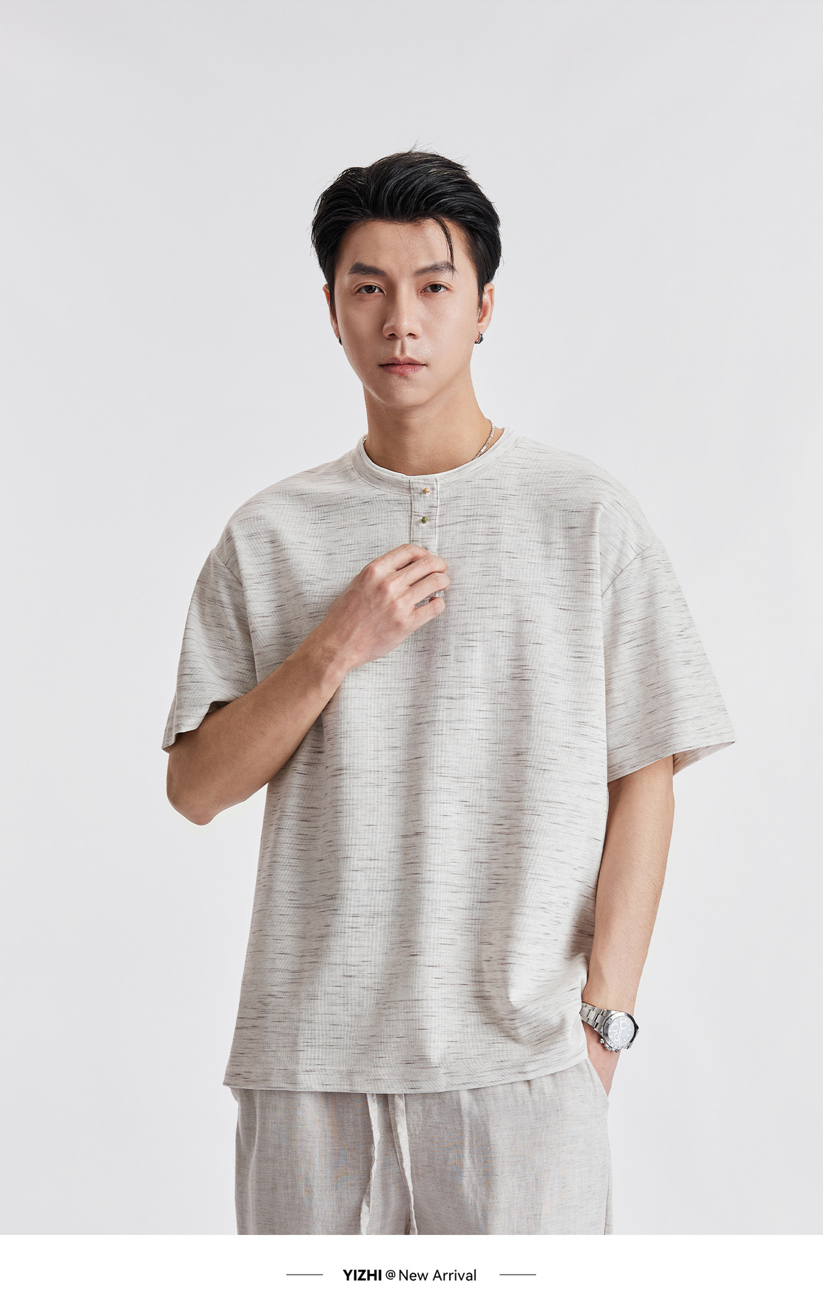 Áo thun nam cổ Henry tay ngắn chất liệu Lyocell phối sợi, dáng rộng phong cách giả hai lớp — Màu xanh da trời chi tiết 7