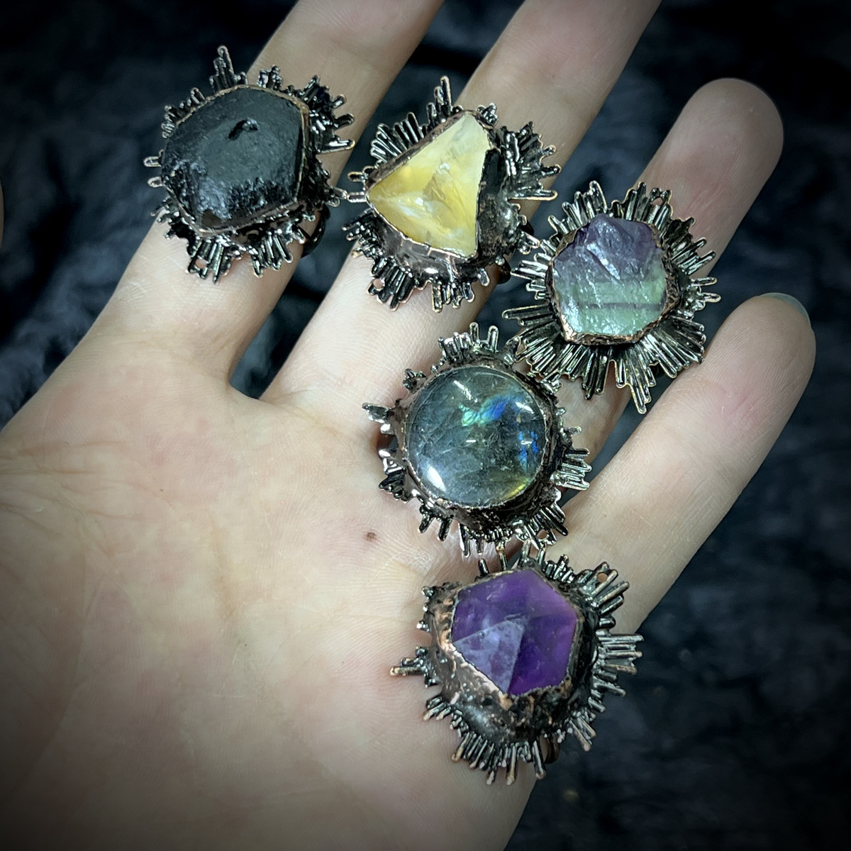 Natural Crystal And Gemstone Charm For Positive Energy And Luck_voghion.com