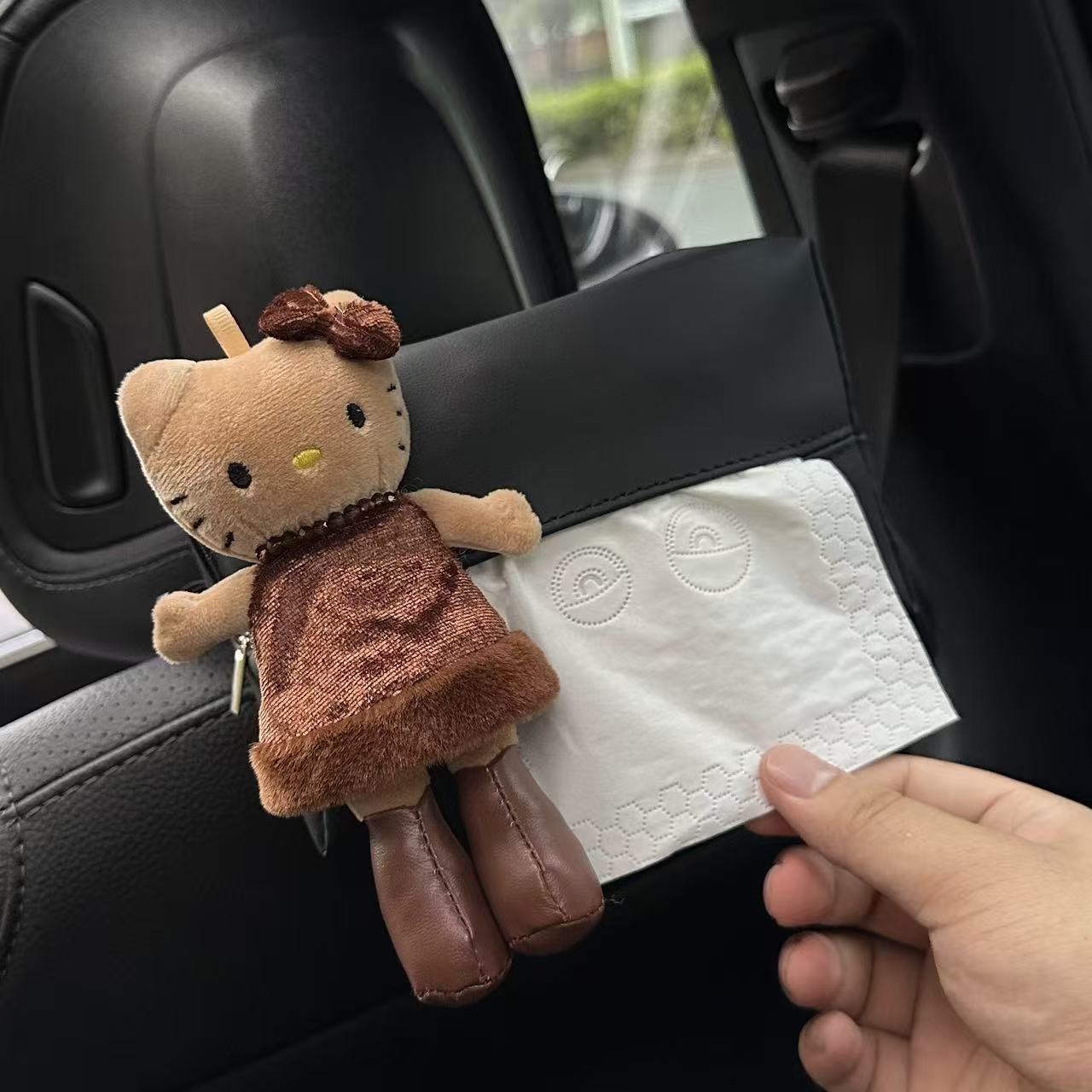 KT cat car tissue box, armrest box, car tissue cover, car tissue dispenser, car interior decoration accessories, cute for women