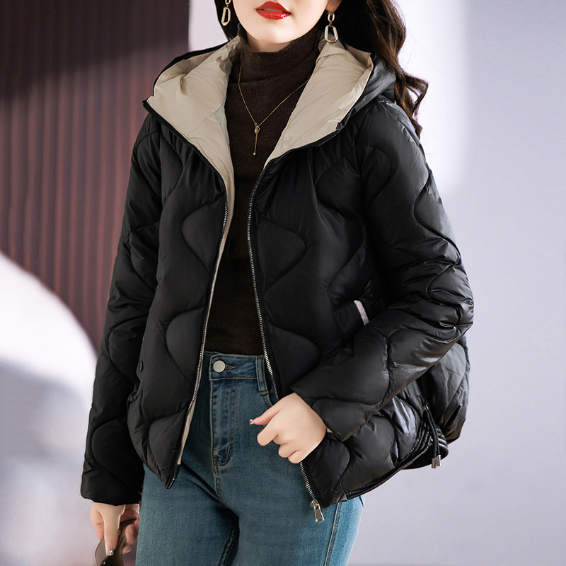 Algodón corto para mujeres 2024 nuevo estilo brillante estilo exterior delgado y ligero algodón encapuchado chaqueta de algodón para mujeres image 3