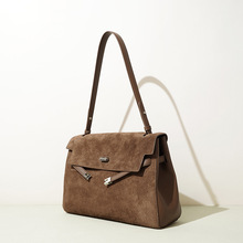 ��Ƥ�͹Ÿ߼��P���Ů�羳�¿���Ƥ�r��Ůʿ������С��ͨ�چμ��