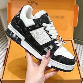 Trainer 系列高版本真皮小白鞋低帮厚底情侣款百搭通勤运动板鞋