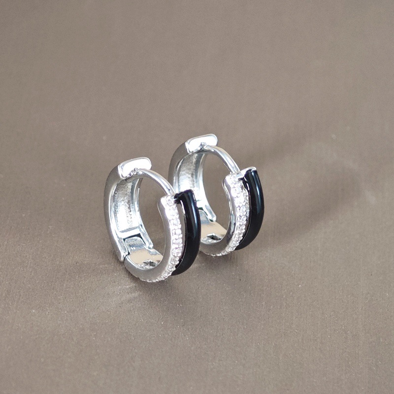 Pendientes de anillo de doble hilera simple de lujo ligero coreano, pendientes de aceite de goteo negro con diamantes de imitación con microincrustaciones, diseño de pendientes exquisitos y versátiles