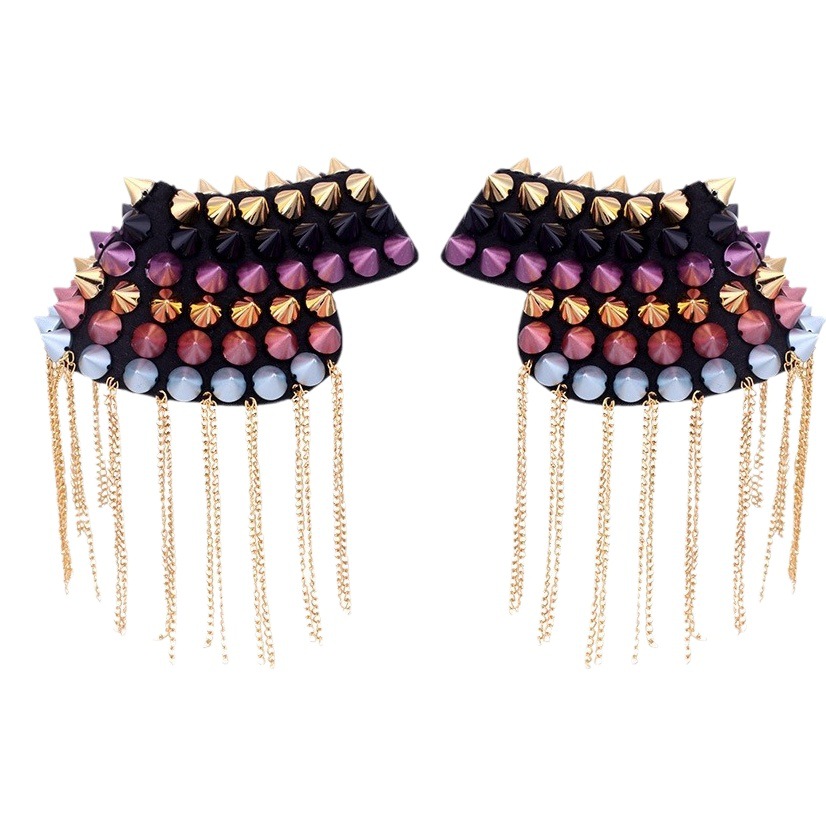 Fábrica al por mayor accesorios de ropa de remache europeo y americano para hombres y mujeres rendimiento epaulet cosido a mano vestido de escenario borla de metal epaulet