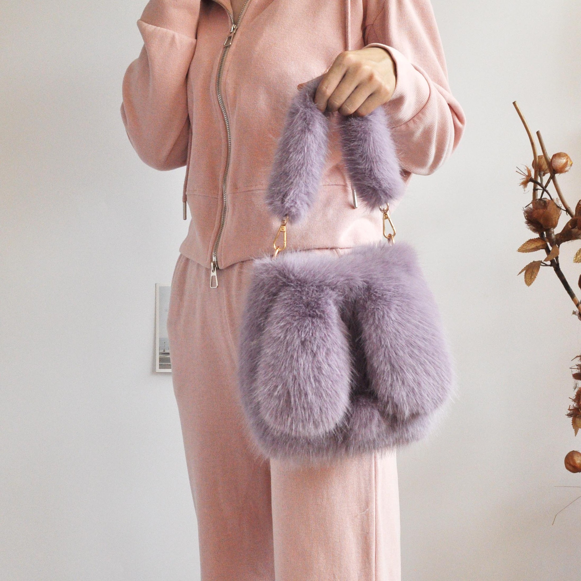 批发卡通玲珑兔耳朵仿狐狸毛秋冬毛绒包包女手提包斜挎包精致便携