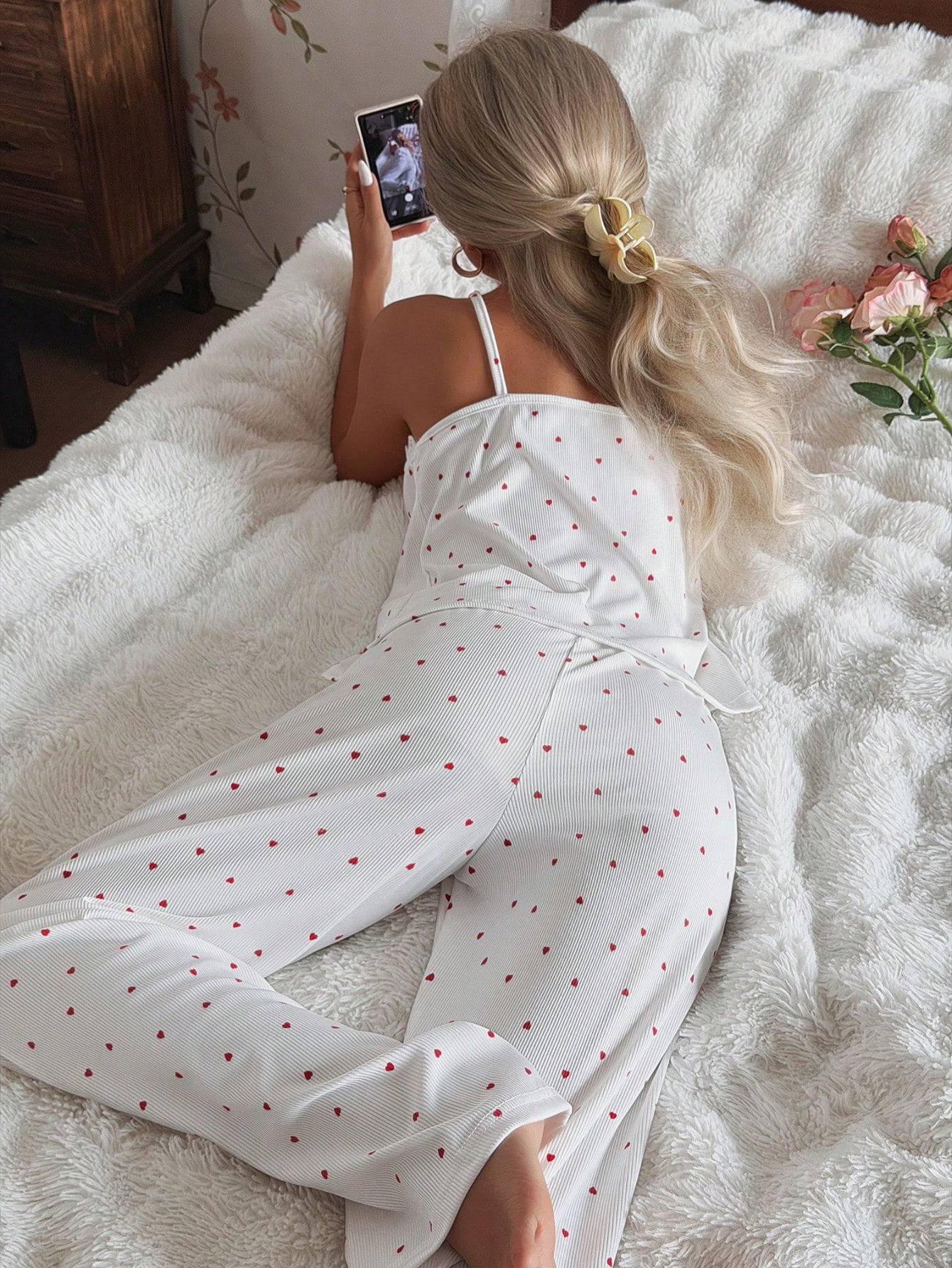 Completo pigiama da donna con canotta e inserti in pizzo a pois_voghion.com