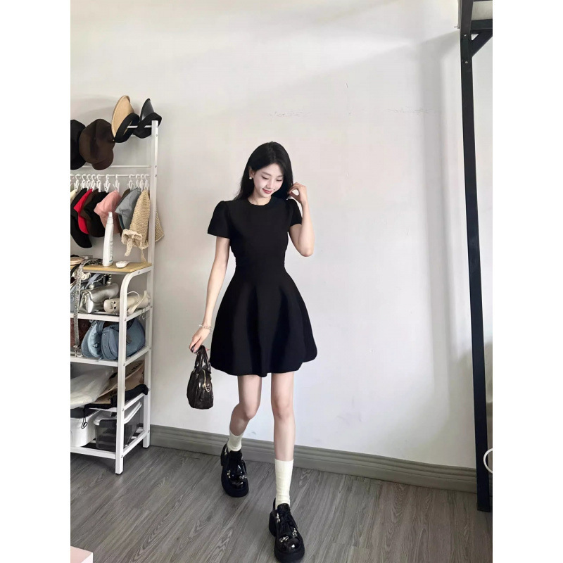 法式黑色百褶连衣裙女夏高级感2025新款漂亮独特收腰显瘦蓬蓬裙|undefined