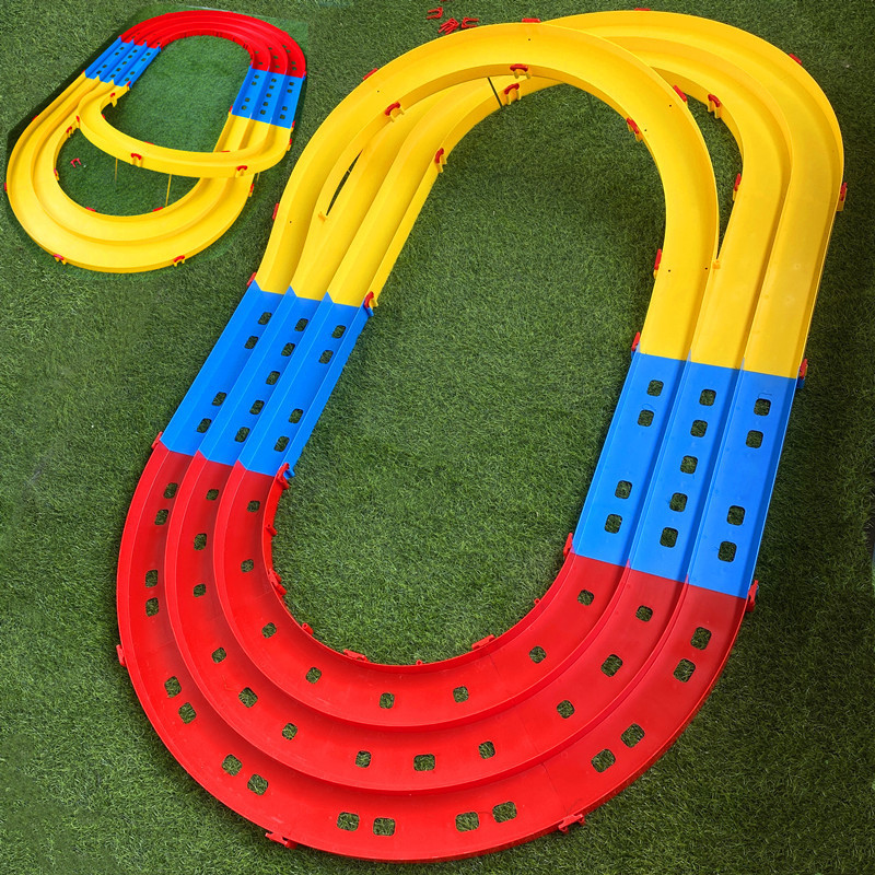 Junior Middle School Group National Race Track School Training Students Race Three Track Racing Track Track in stock