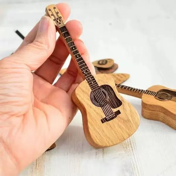 Wooden Acoustic Guitar Pick Box 木吉他拨片盒木质装饰摆件现货