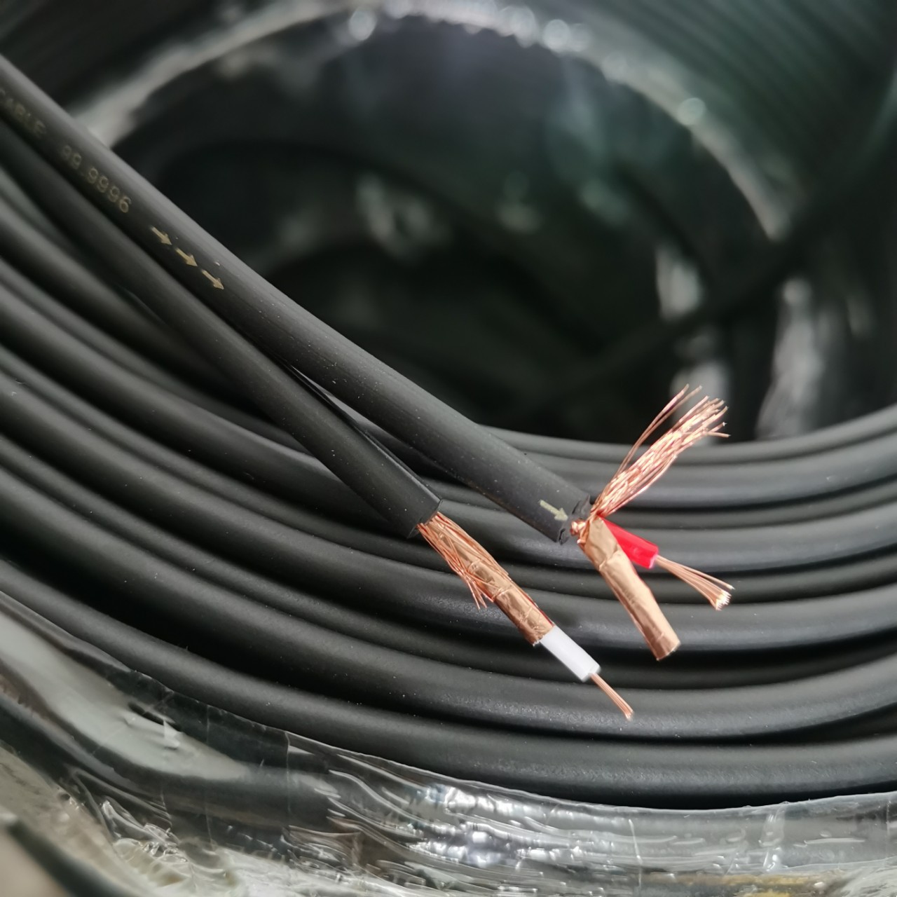 带屏蔽黑色双排线双并线RCA莲花音频线2对2功放线3.5一分二音箱线