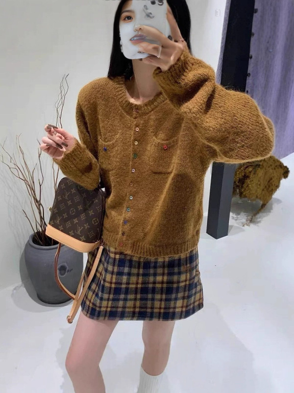 2025秋冬季新款韩版设计感彩色扣软糯针织开衫女宽松显瘦减龄毛衣|undefined