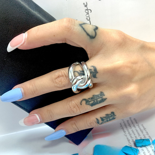Japanese-Korean cross-border wide chain infinite style thick exaggerated niche temperament ring finger ring for women titanium steel hand accessory wholesale