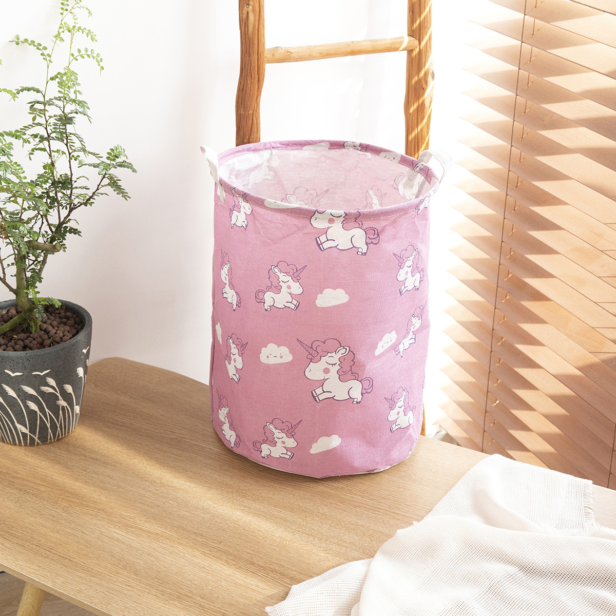 Cesta de almacenamiento de gran tamaño de dibujos animados al por mayor de fábrica cesta de almacenamiento de ropa sucia de juguete cesta de almacenamiento plegable de lino de algodón
