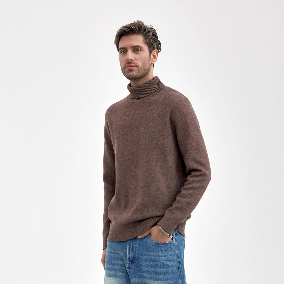Suéter de hombre, camiseta de punto de color sólido, nuevo suéter de otoño y invierno con un cuello alto, camiseta de fondo, suéter de solapa