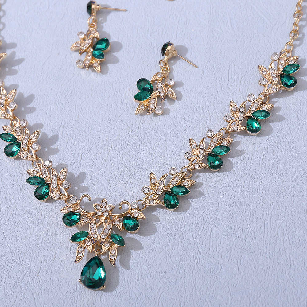 560g Weight Jewelry Set Classification Hair Accessories Earrings Necklace Quantity Holiday, Festival Occasion Artificial Crystal Material Solid Color Pattern All Seasons Season Women's Gender Queen, Shiny Style Hair Accessories Earrings Necklace Queen Shiny Solid Color Artificial Crystal Women's Jewelry Set 15