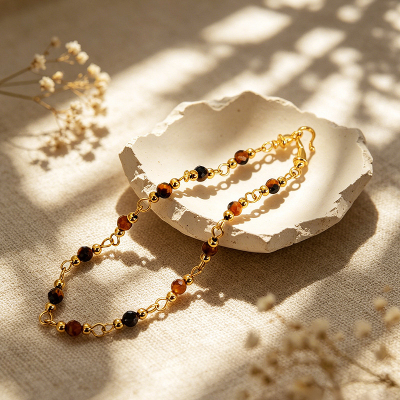 Vintage Maillard-style faceted tiger eye stone handmade S-hook bracelet with titanium steel plated 18K gold chain for color retention Vintage Maillard-style faceted tiger eye stone handmade S-hook bracelet with titanium steel plated 18K gold chain for color retention