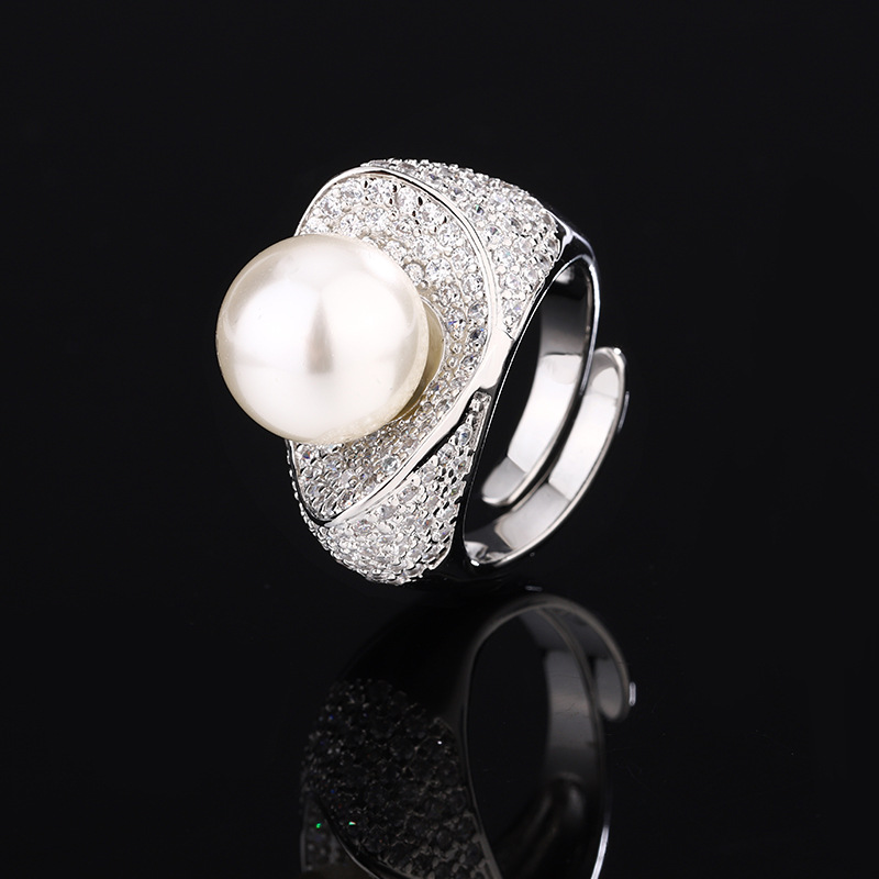 2024 nuevo estilo joyería cobre chapado en platino nuevo estilo con incrustaciones anillo de diseño de temperamento de perlas 12mm