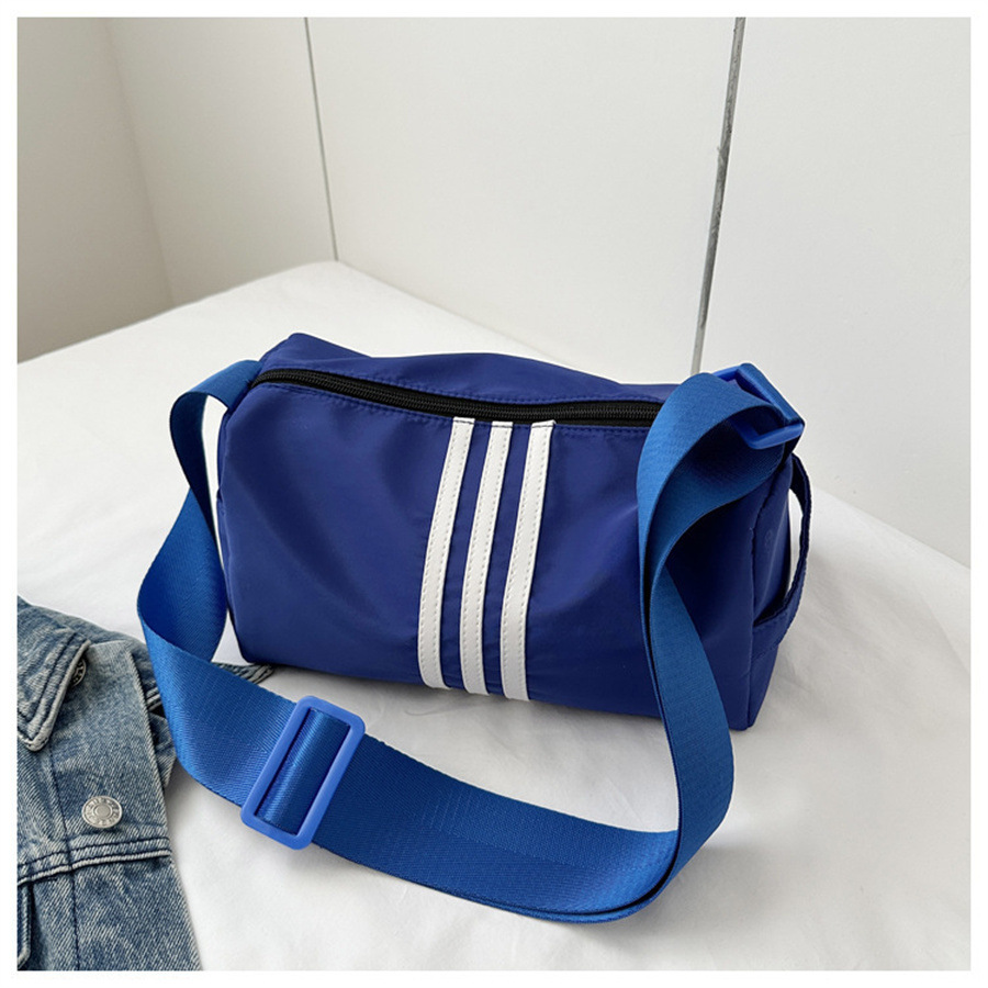 2025 primavera y verano estilo caliente moda casual niños dulces bolsa de gelatina mini bolso de mensajero de un solo hombro variedad al por mayor