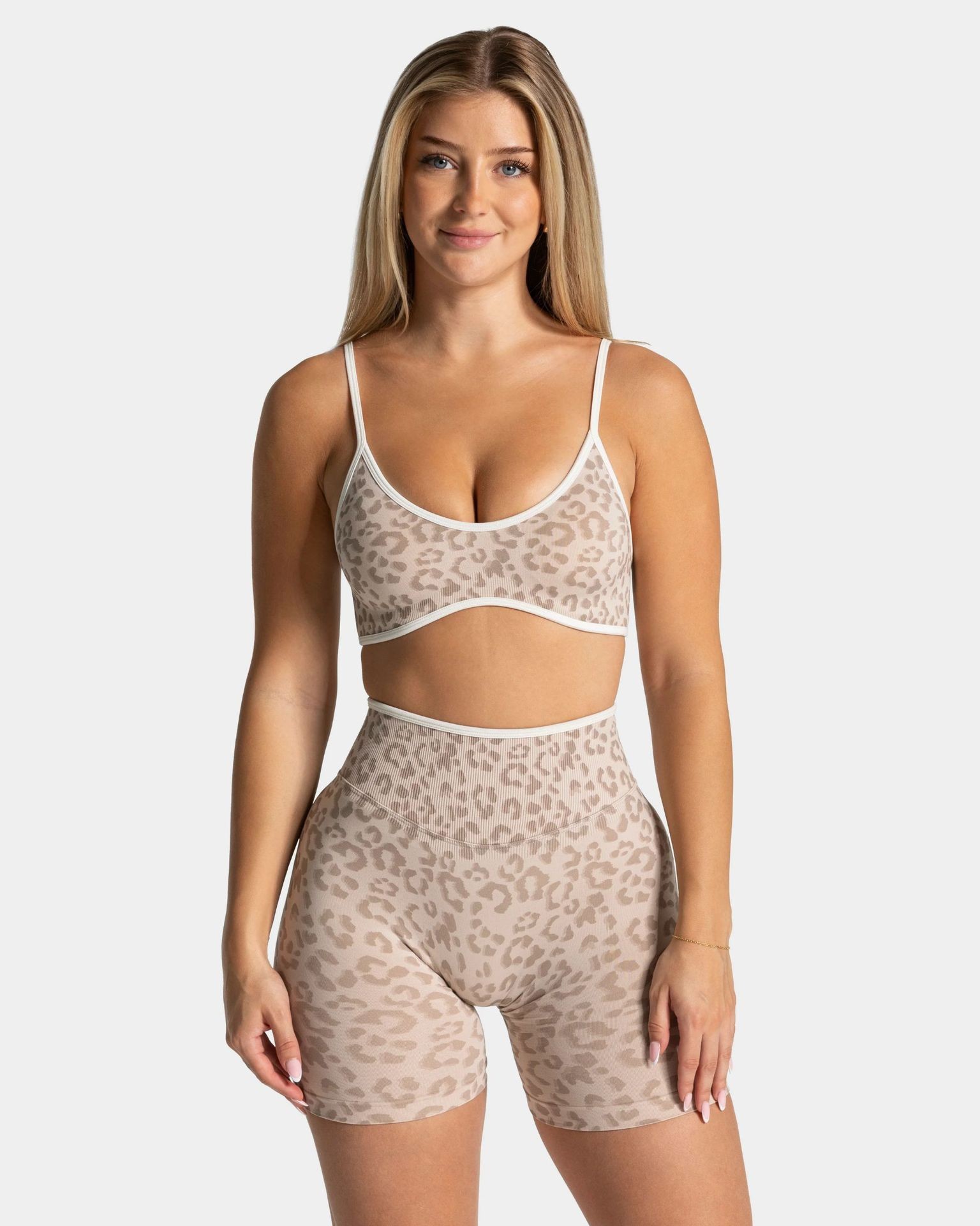 TEOO transfronterizo sin costuras 3D impresión de leopardo pantalones cortos de yoga de borde de miel hump bra deportivo ropa de fitness set de yoga