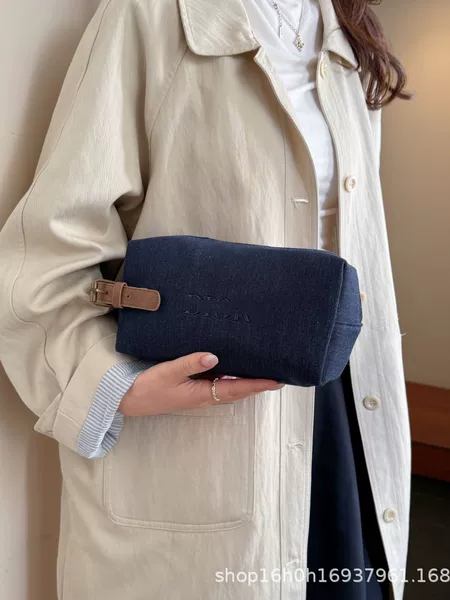 【Foreign Trade Wholesale】D Brand Beauty Gift Denim Makeup Bag Large Capacity Storage Bag Portable Travel Toiletry Bag
