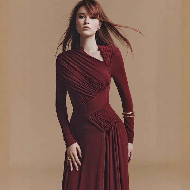 2025 Autumn and Winter Vietnamese Same Style Pleated Asymmetric Sloping Shoulder Long-Sleeved Maxi Dress Floor-Length High-End Dress