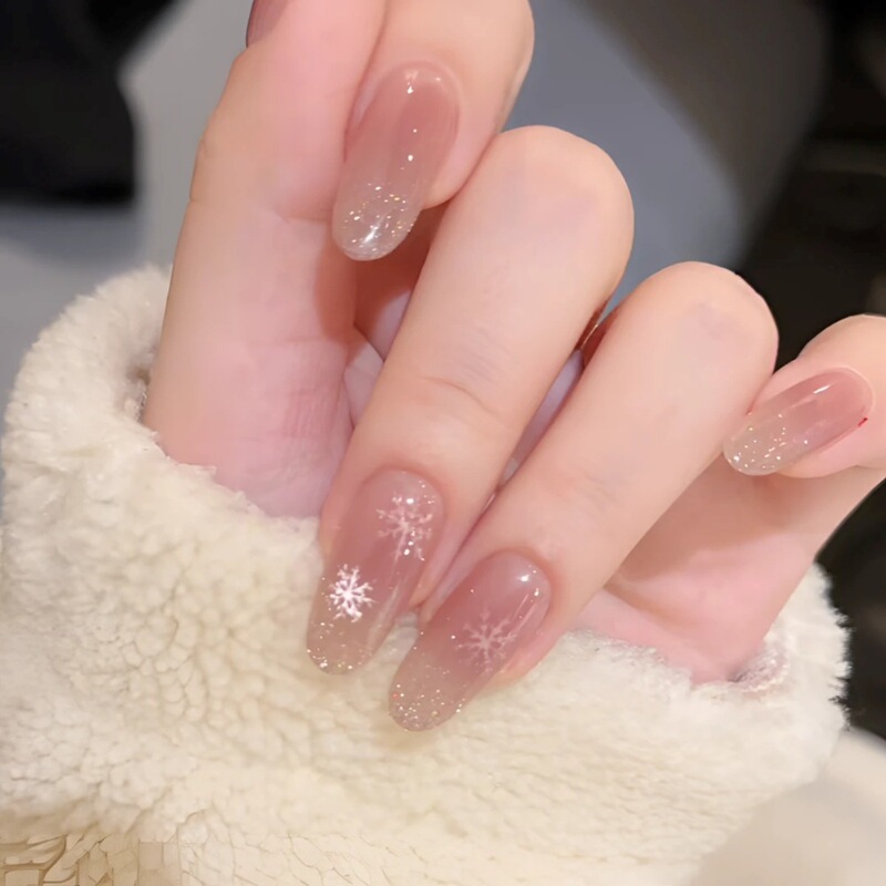 [Ruisuifengnian] Autumn and Winter Snowflake Nude Tea Ice Transparent Cat Eye Manicure Wearable Nail Art 2025 New High-End