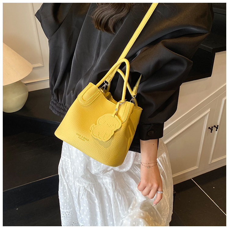2025 Simple and casual hand-held small bag, new trendy and fashionable commuter crossbody bag, summer vegetable basket bucket bag undefined