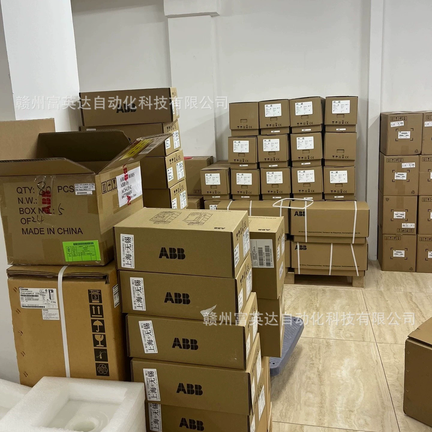 Преобразователь частоты ABB ACS180-04N-038A-4 на складе, физическая съемка, переговоры и продажа